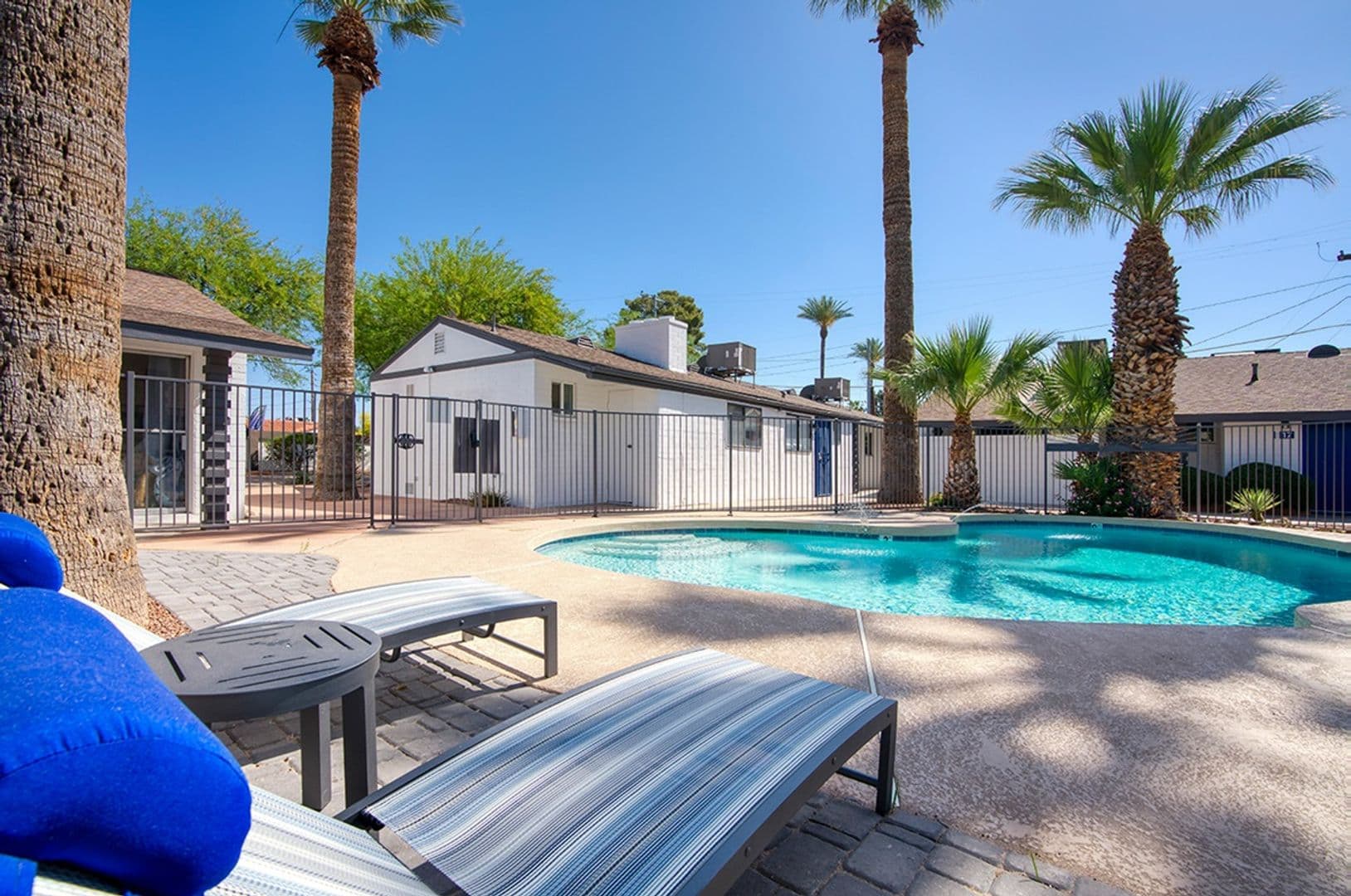 Phoenix Apartment: 929 E. Bethany Home Rd.