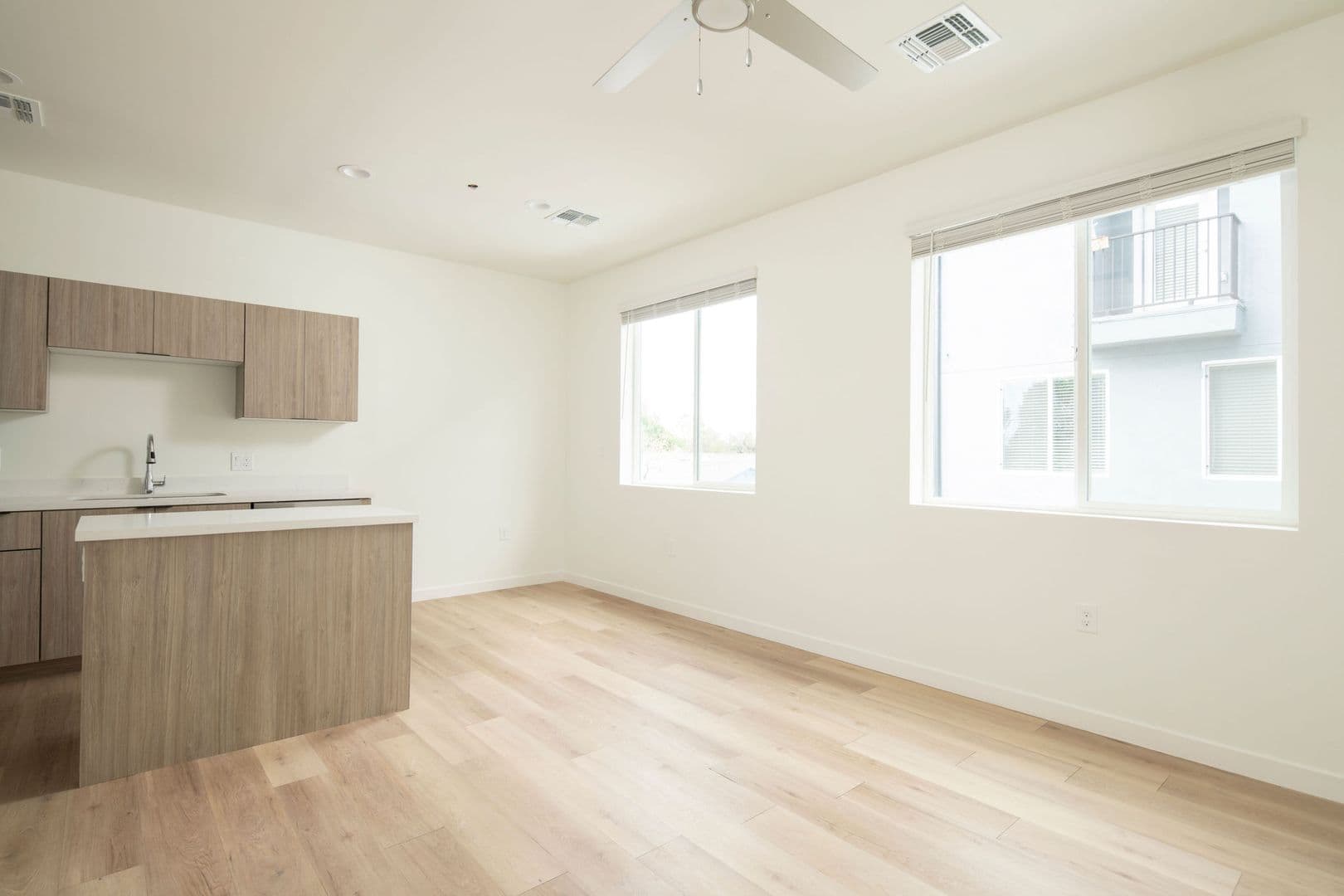 Phoenix Apartment: 1818 W Earll Dr