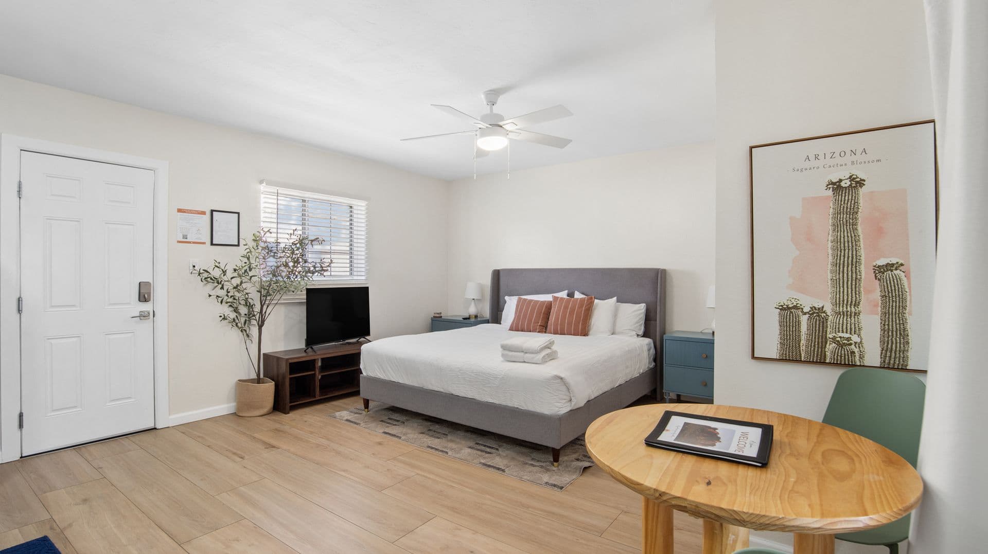 Phoenix Apartment: 2929 N. 55th Pl.