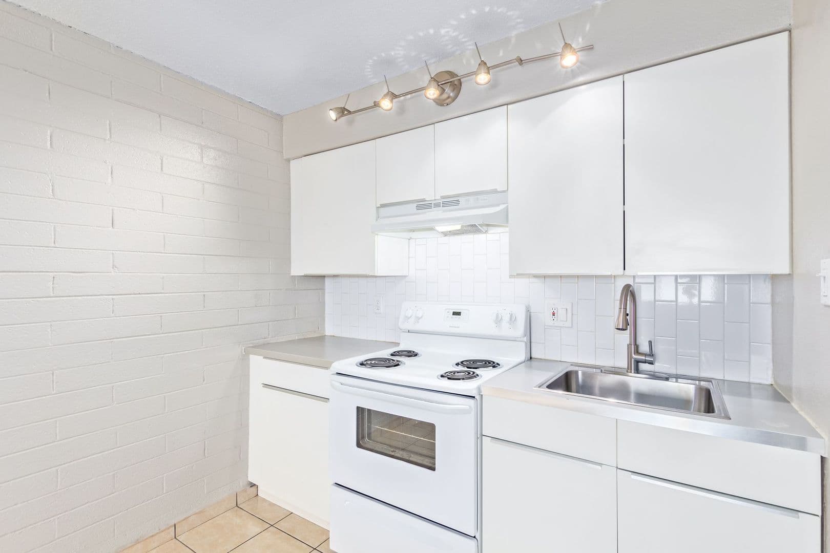 Phoenix Apartment: 608 N. 9th St.