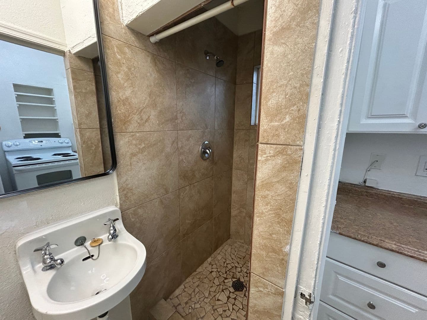 Phoenix Apartment: 1846 E. Washington St.