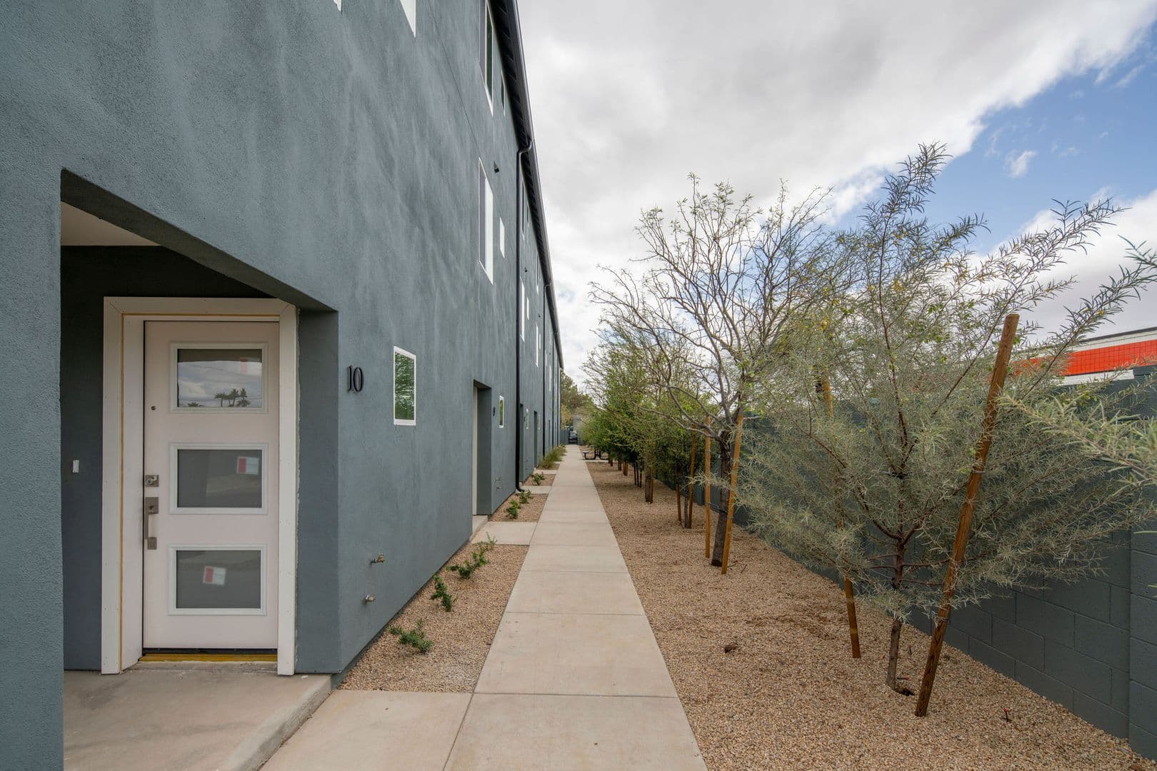 Phoenix Apartment: 1818 W Earll Dr