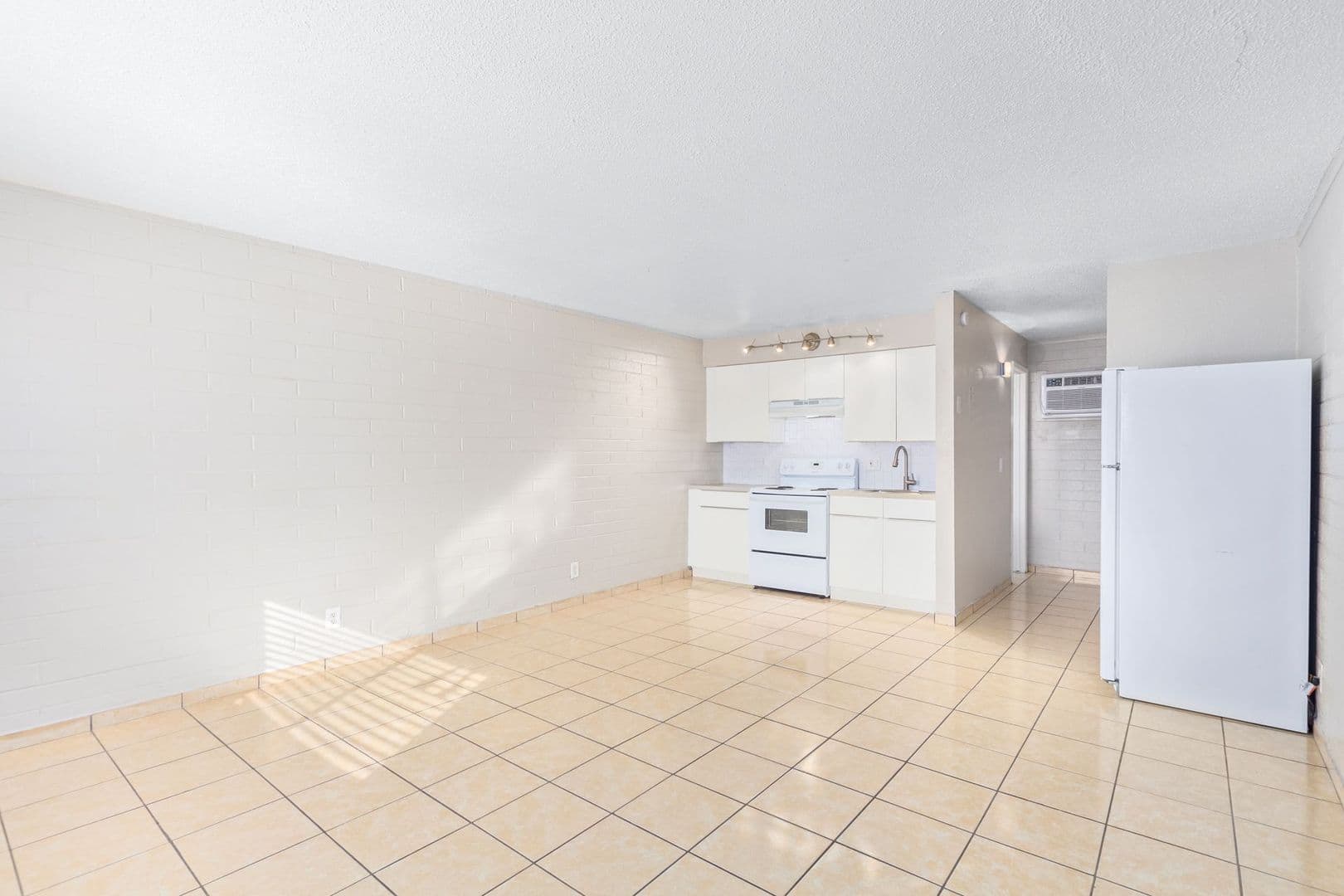 Phoenix Apartment: 608 N. 9th St.