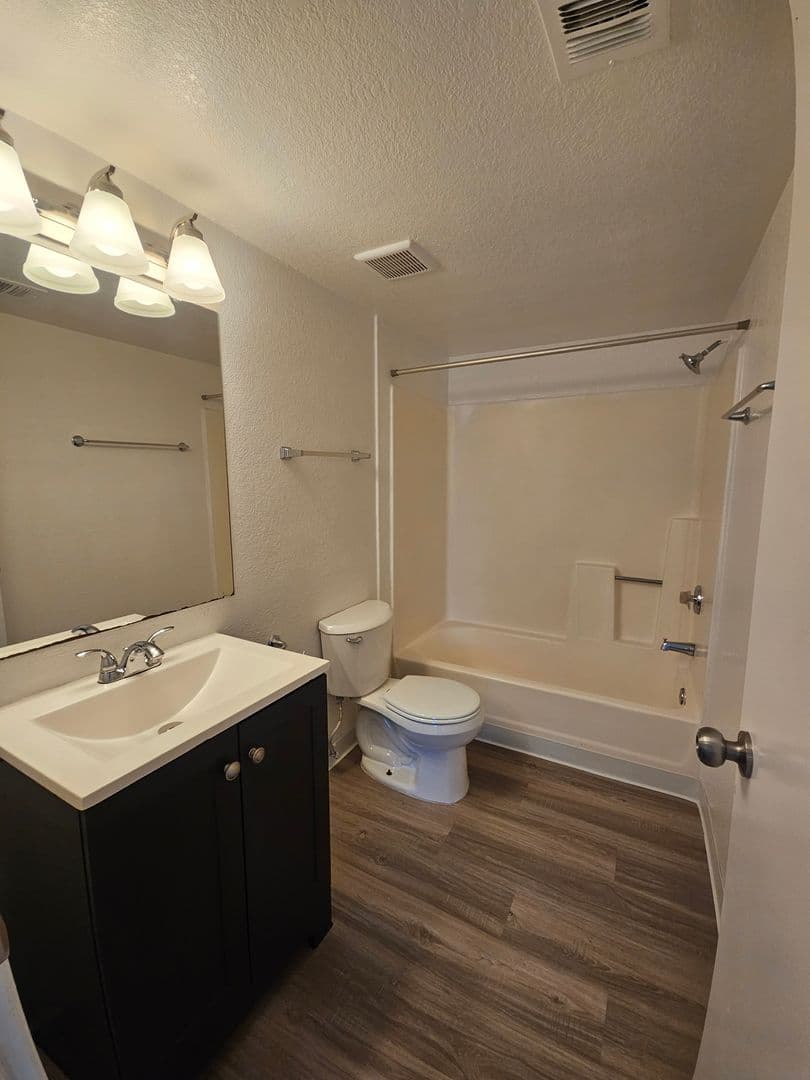 Tempe Apartment: 1370 S. Price Rd.