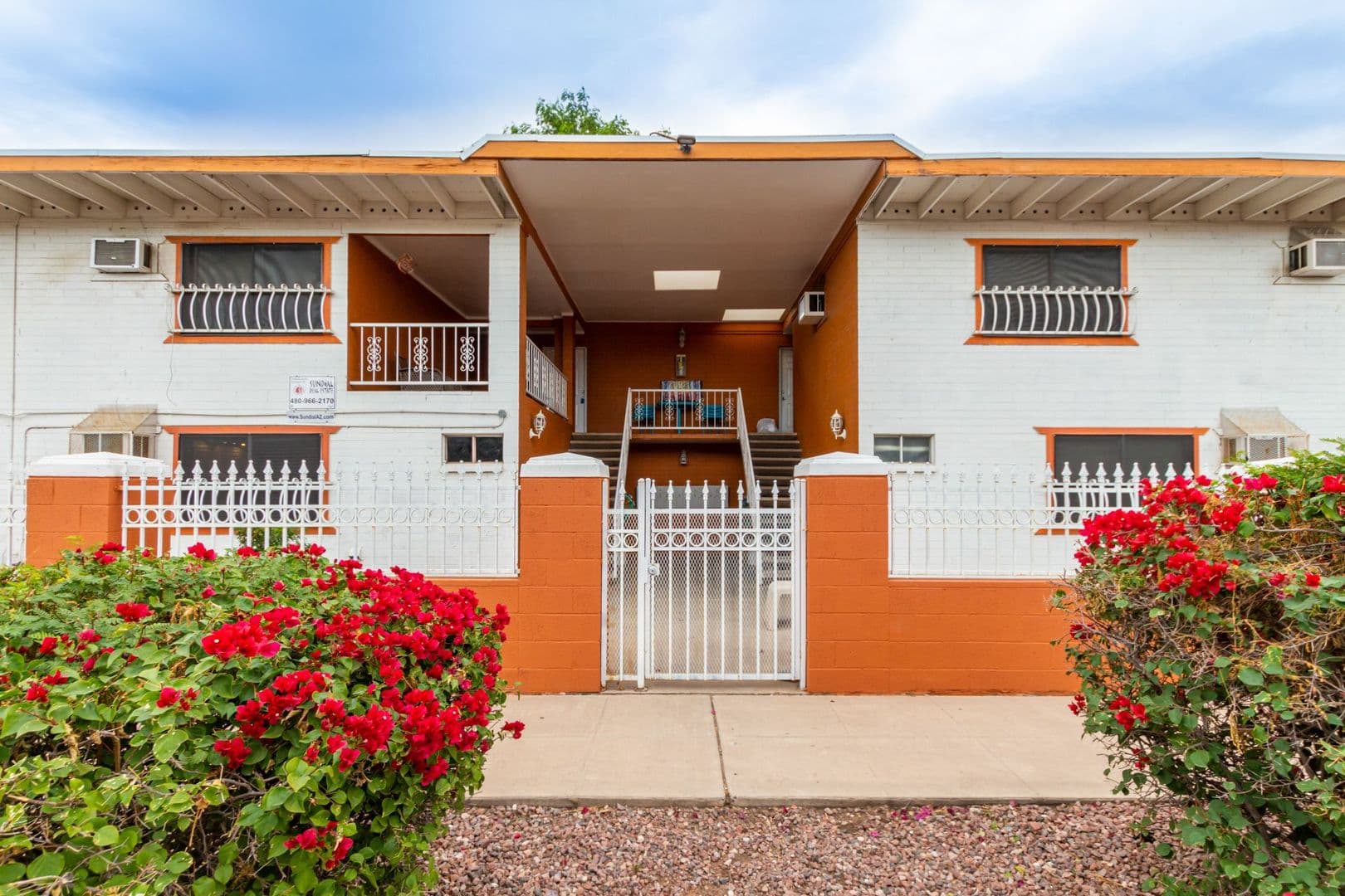 Phoenix Apartment: 901 E. Pierce St.