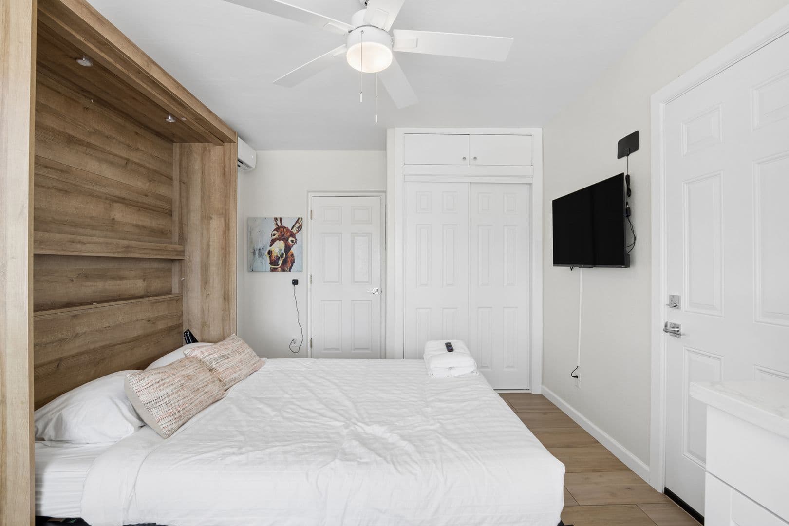 Phoenix Apartment: 2929 N. 55th Pl.