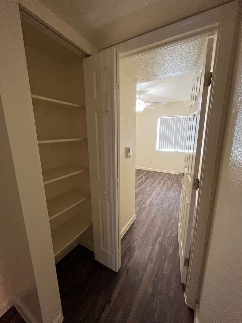 Mesa Apartment: 633 W. 1st Ave.