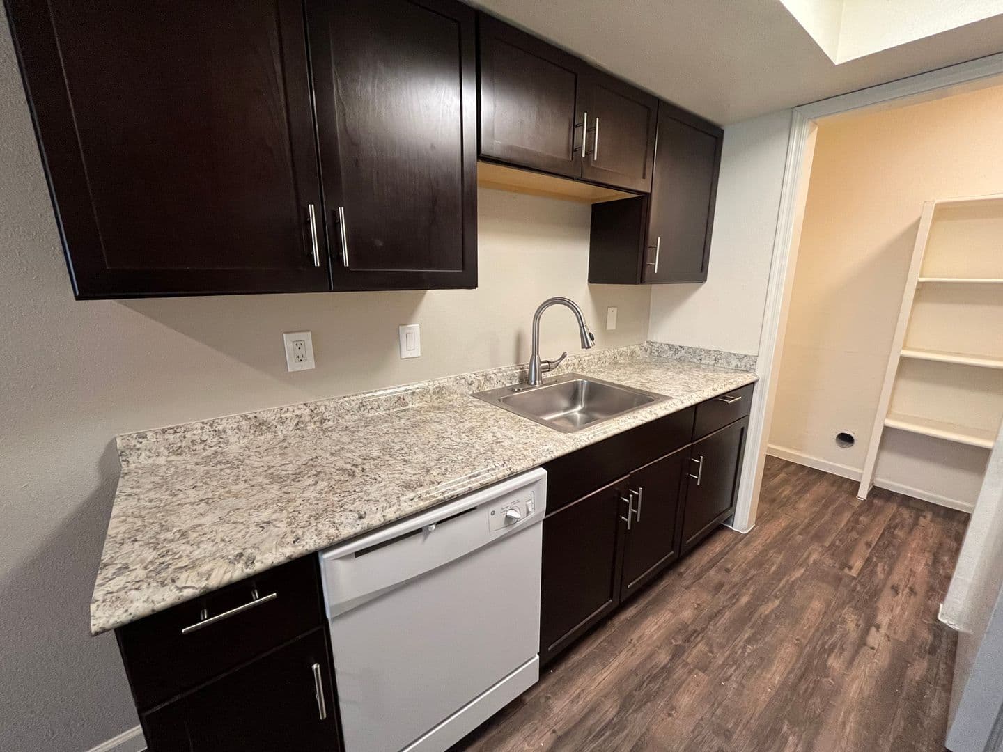 Mesa Apartment: 633 W. 1st Ave.