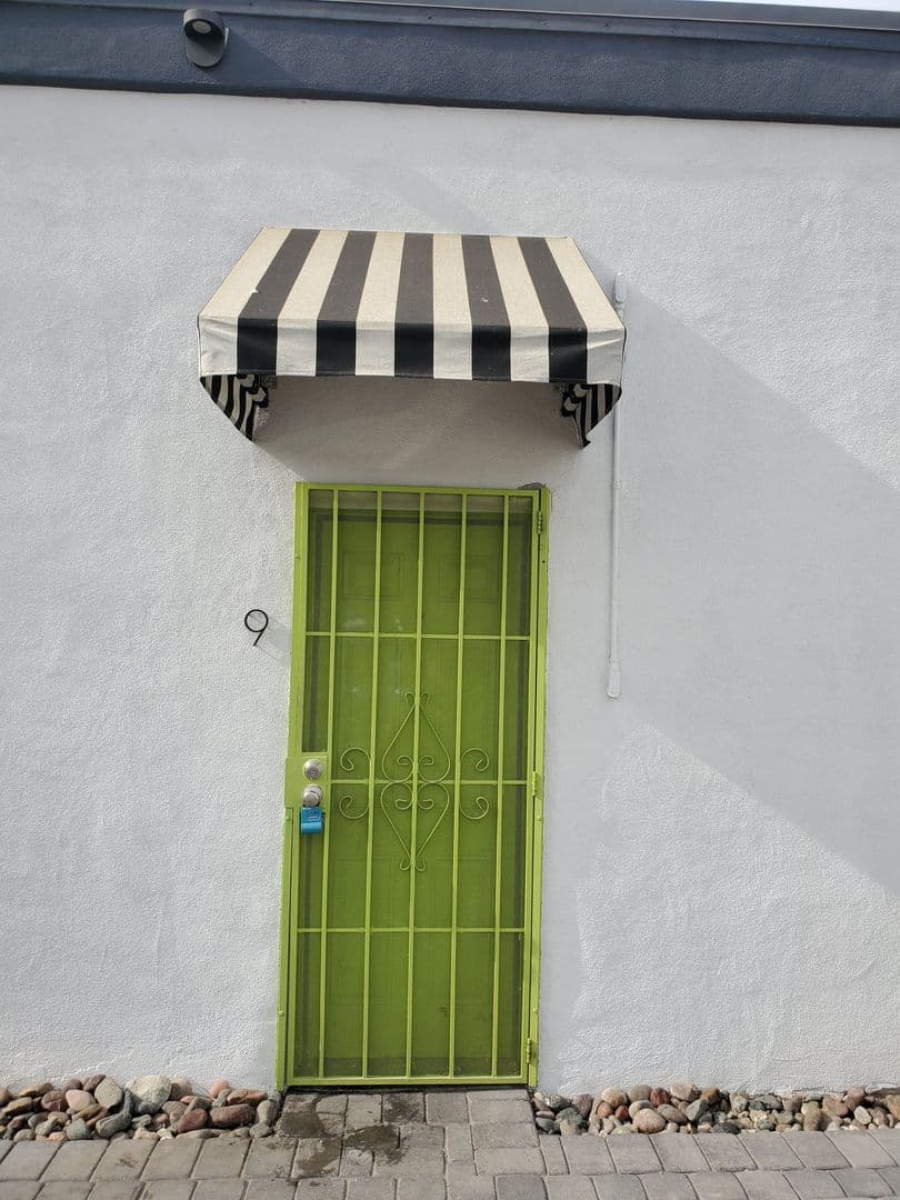 Phoenix Apartment: 1846 E. Washington St.
