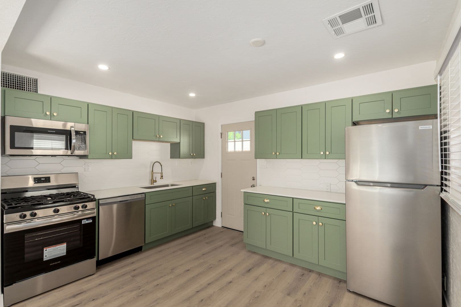 Phoenix Apartment: 3610 N 27th St