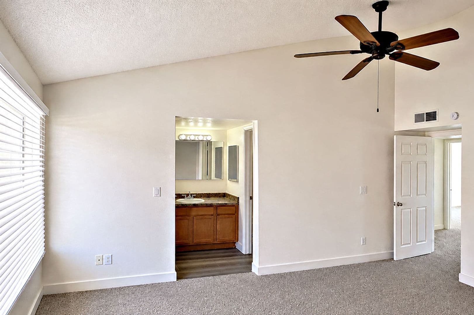Glendale House: 4828 W. Orangewood Ave #131