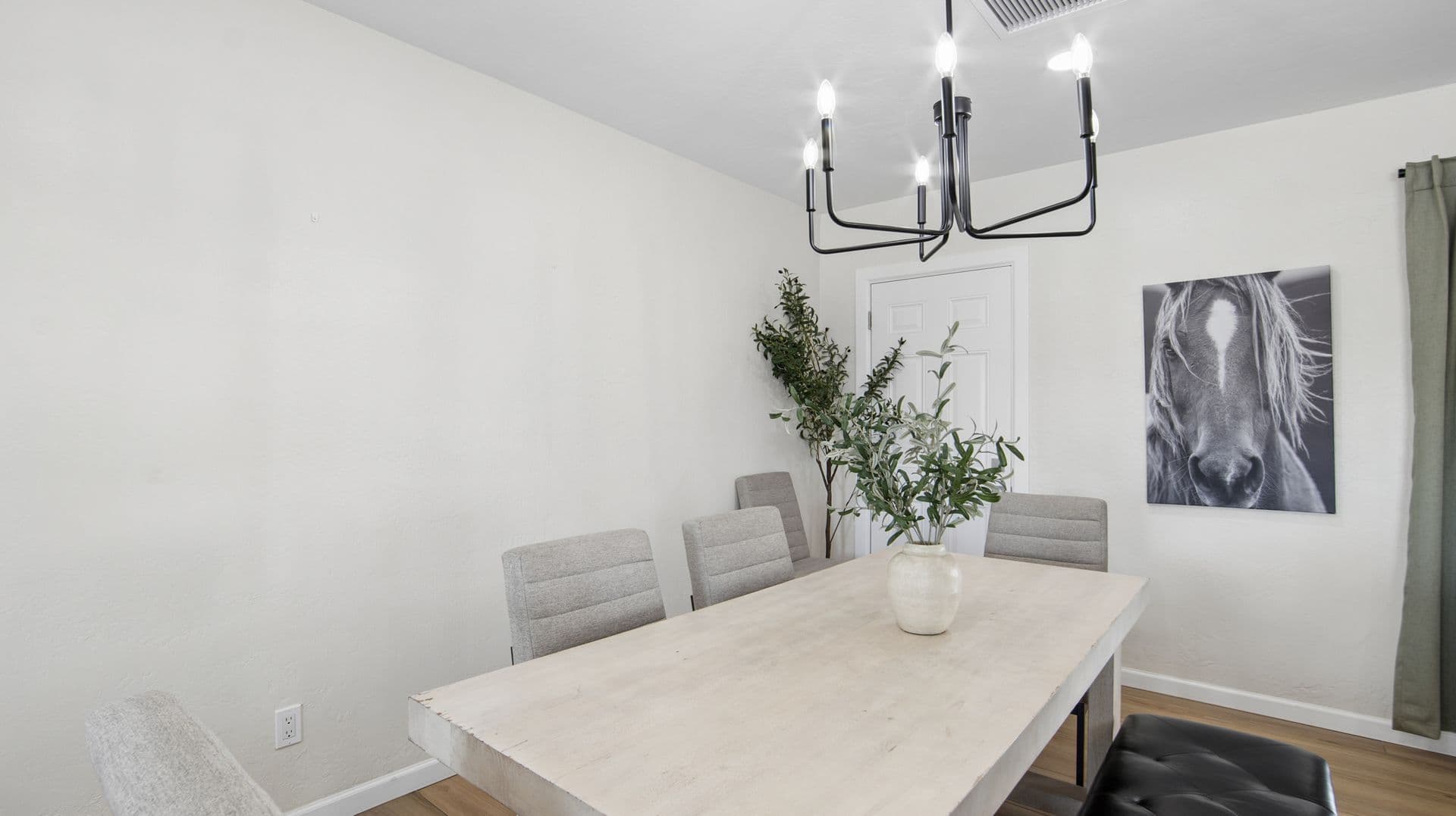 Phoenix Apartment: 2929 N. 55th Pl.