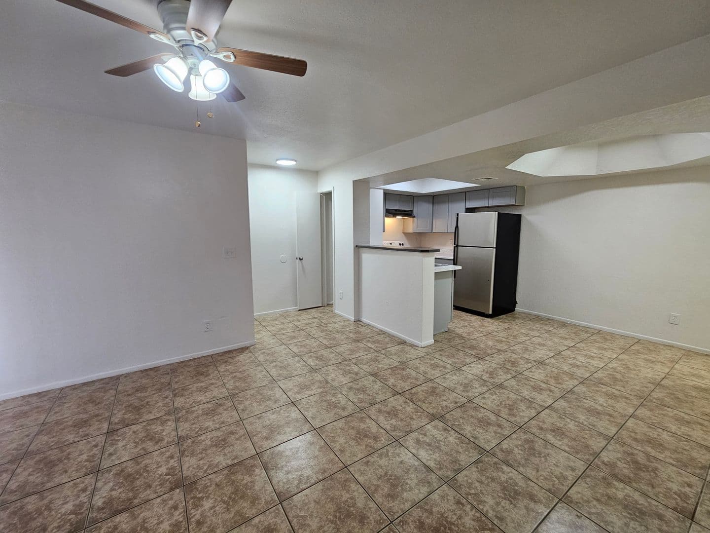 Tempe Apartment: 1370 S. Price Rd.