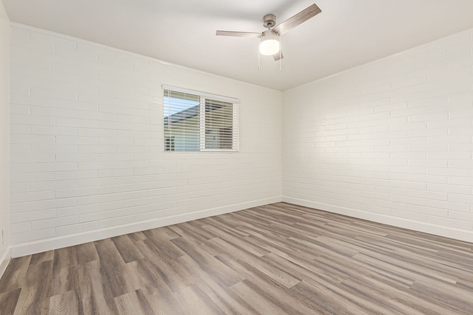 Phoenix Apartment: 2503 E. Clarendon Ave.