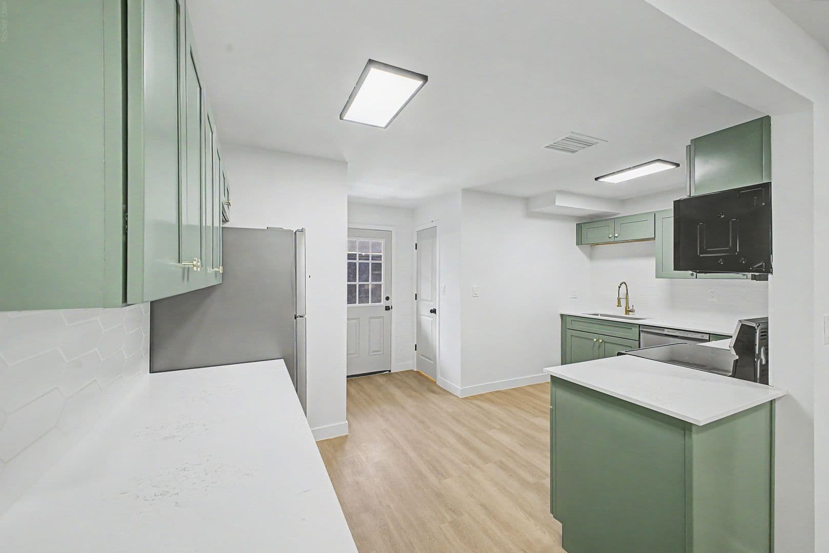 Tempe Apartment: 1806 E. Concorda Dr.