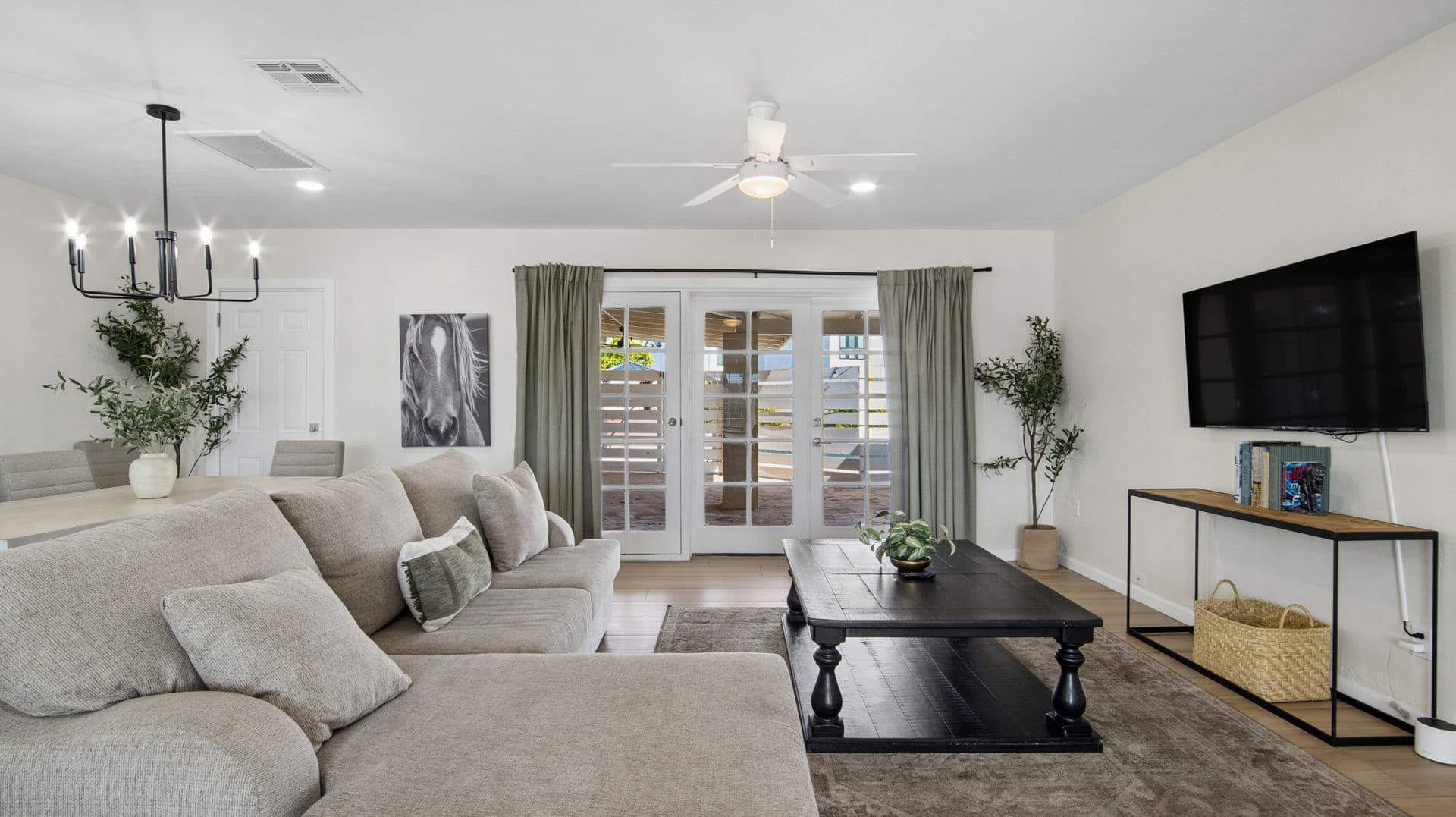 Phoenix Apartment: 2929 N. 55th Pl.
