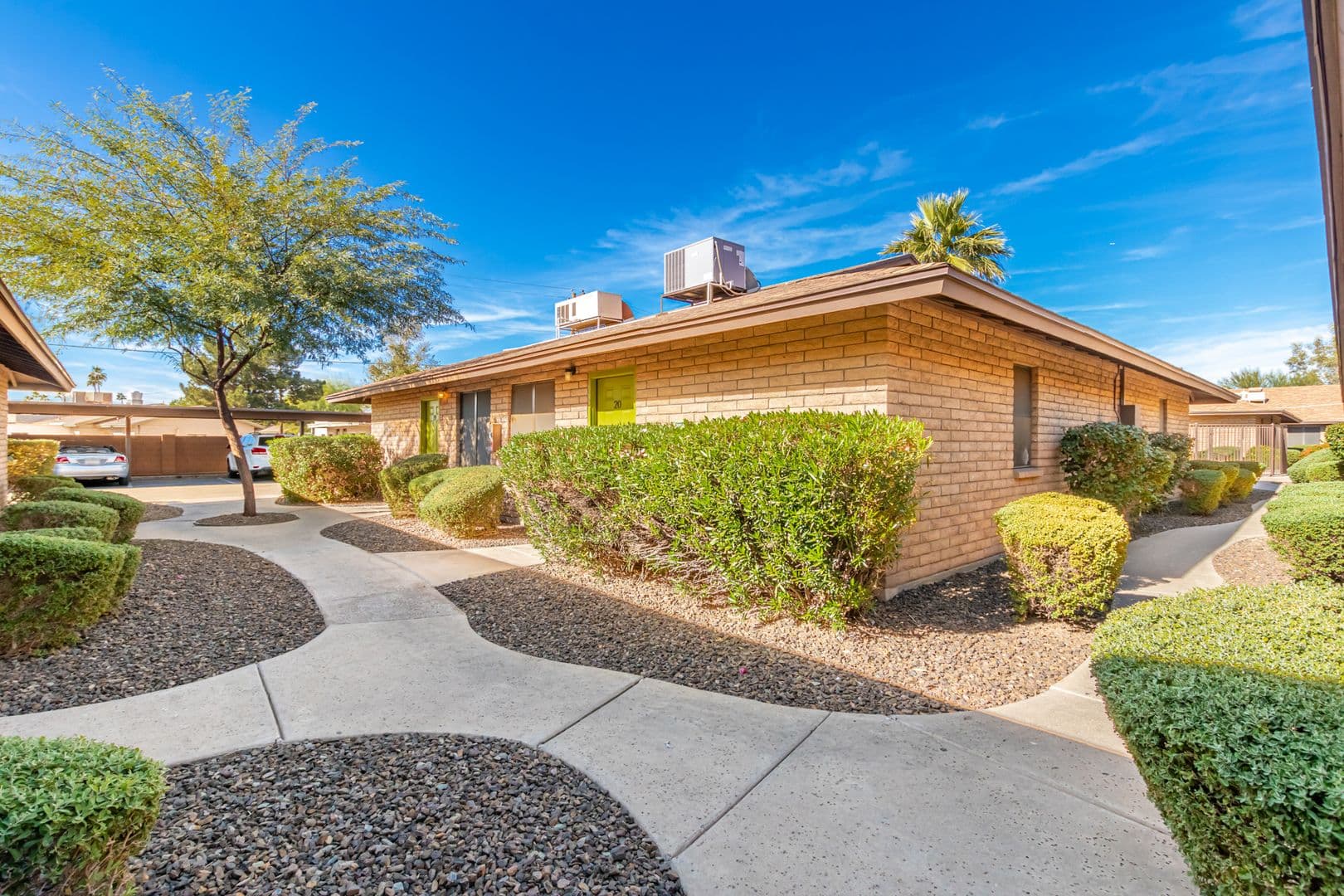 Phoenix Apartment: 3325 E Pinchot Ave