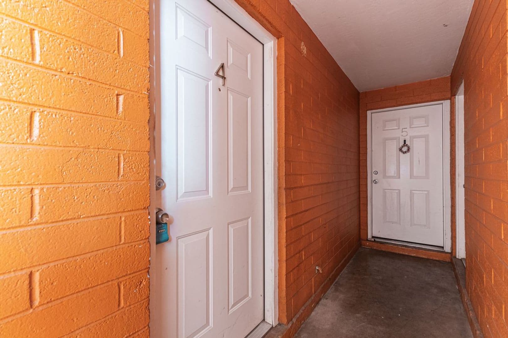 Phoenix Apartment: 901 E. Pierce St.
