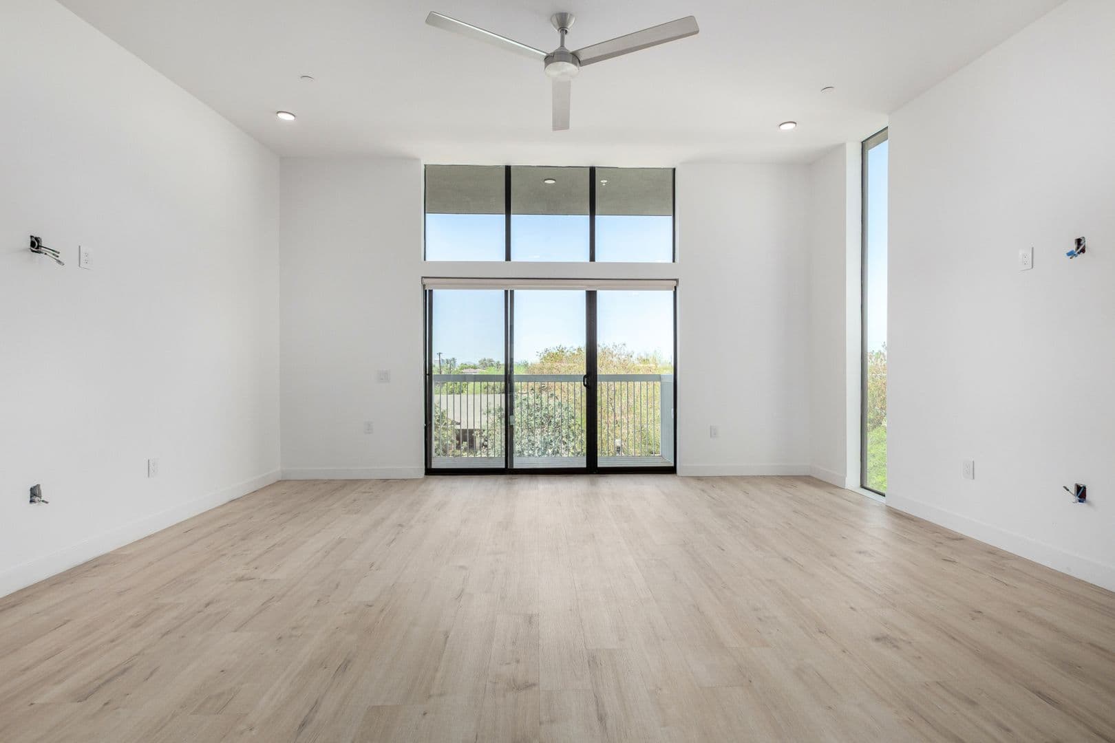 Phoenix Apartment: 531 E. Willetta St.