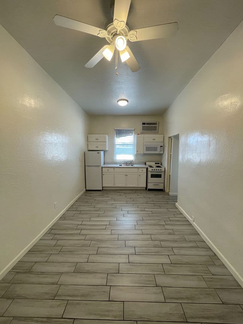 Phoenix Apartment: 1846 E. Washington St.