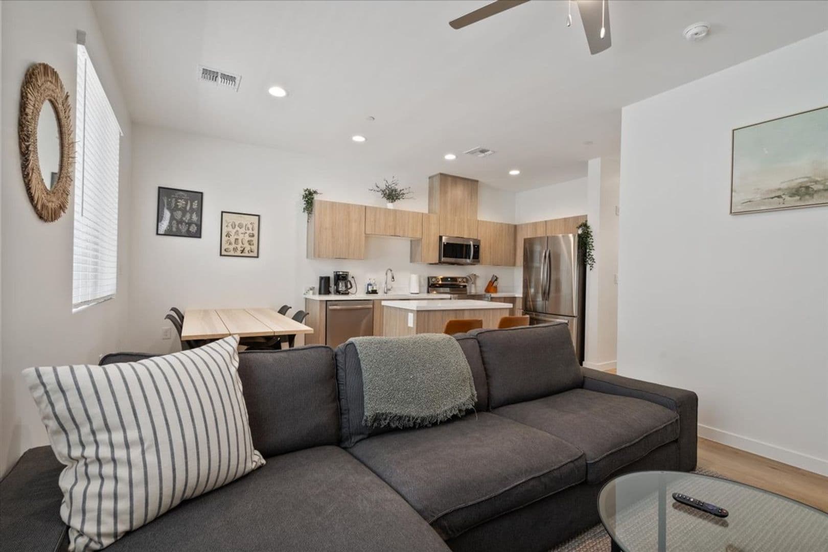 Phoenix Apartment: 1818 W Earll Dr