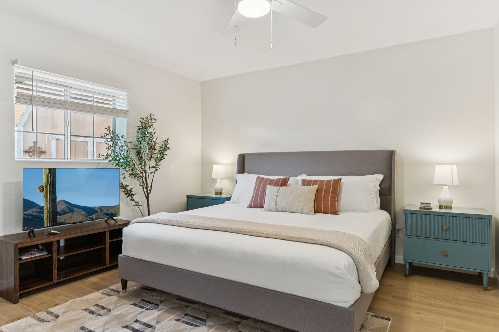 Phoenix Apartment: 2929 N. 55th Pl.
