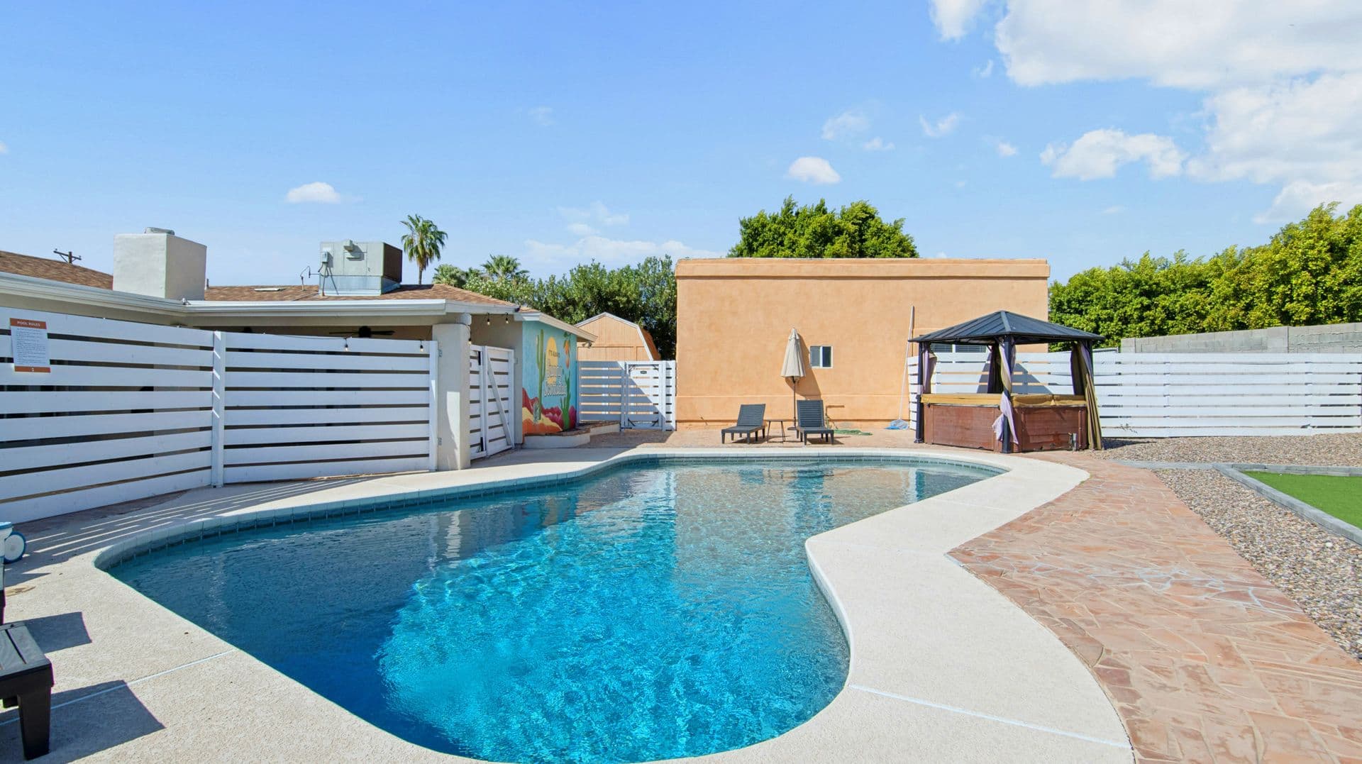Phoenix Apartment: 2929 N. 55th Pl.