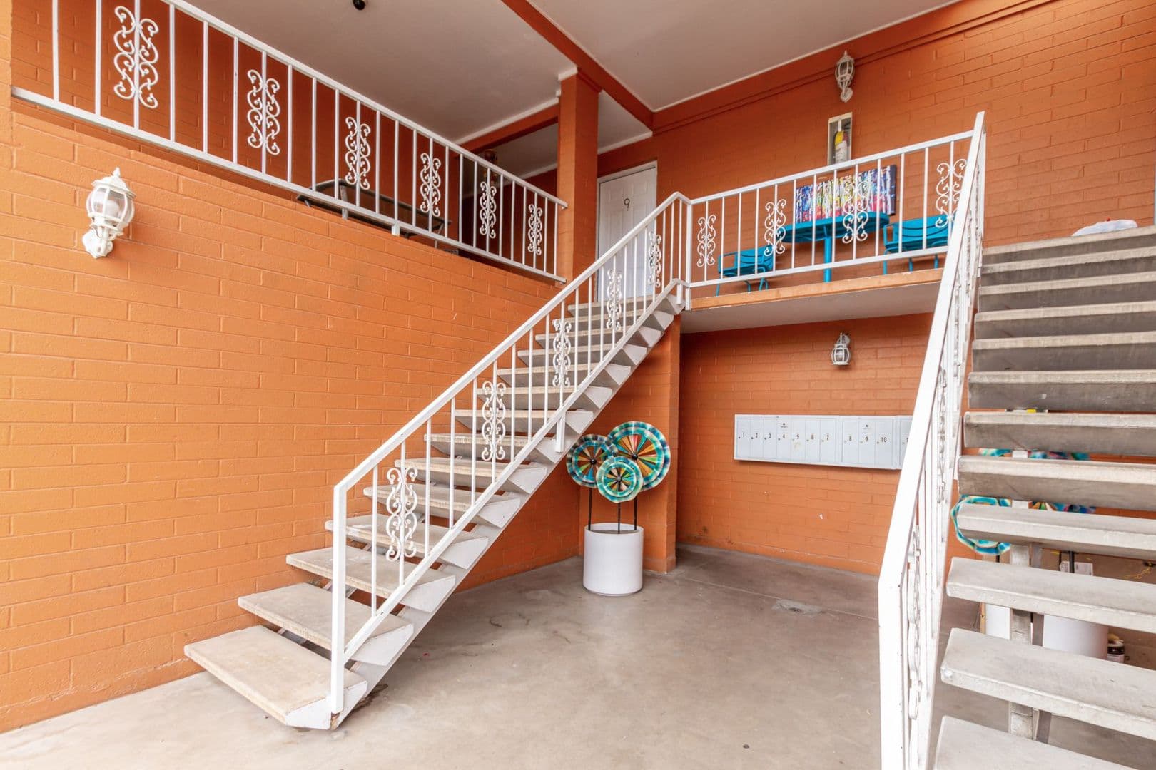 Phoenix Apartment: 901 E. Pierce St.