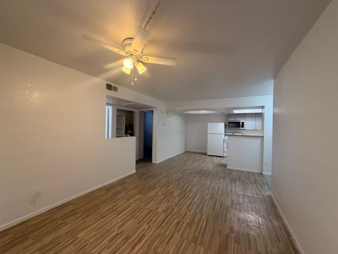 Tempe Apartment: 1370 S. Price Rd.