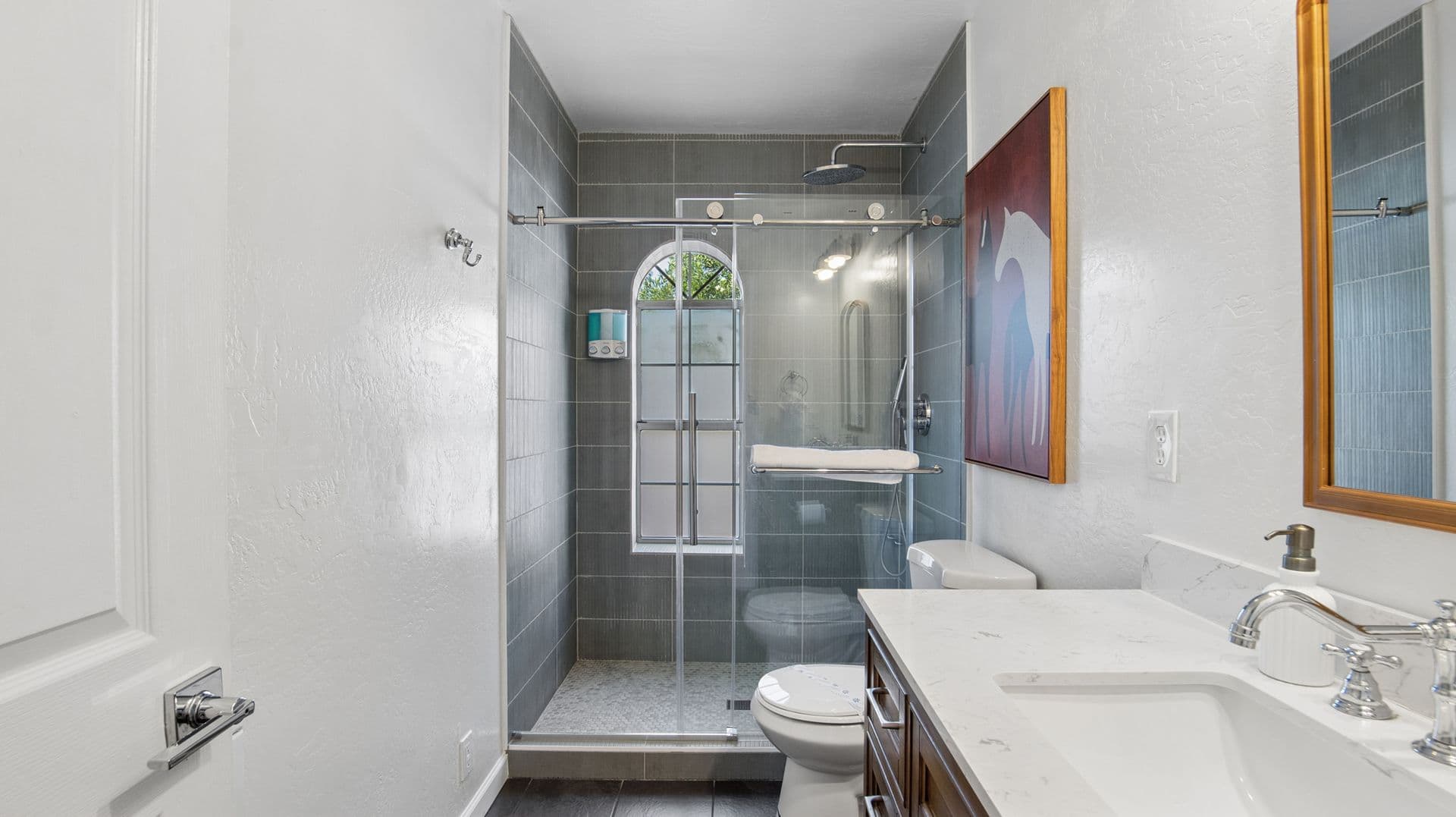 Phoenix Apartment: 2929 N. 55th Pl.