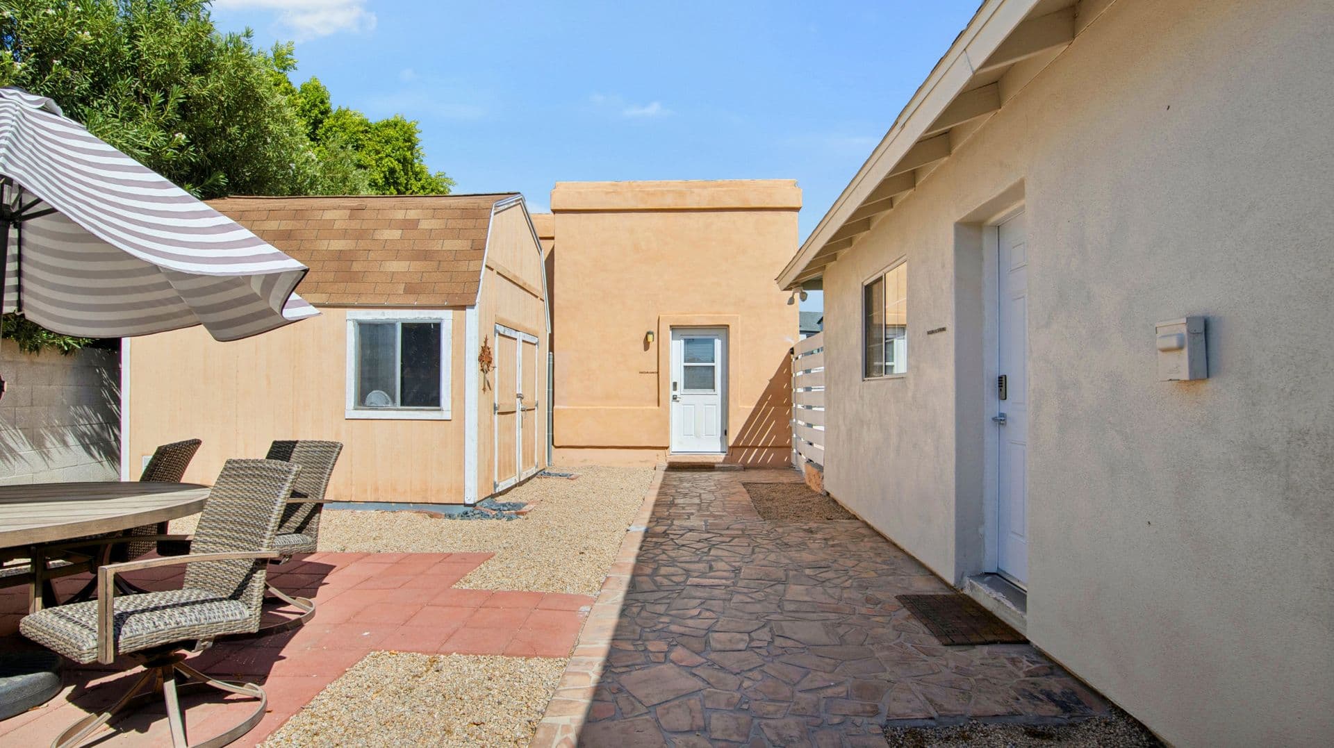 Phoenix Apartment: 2929 N. 55th Pl.