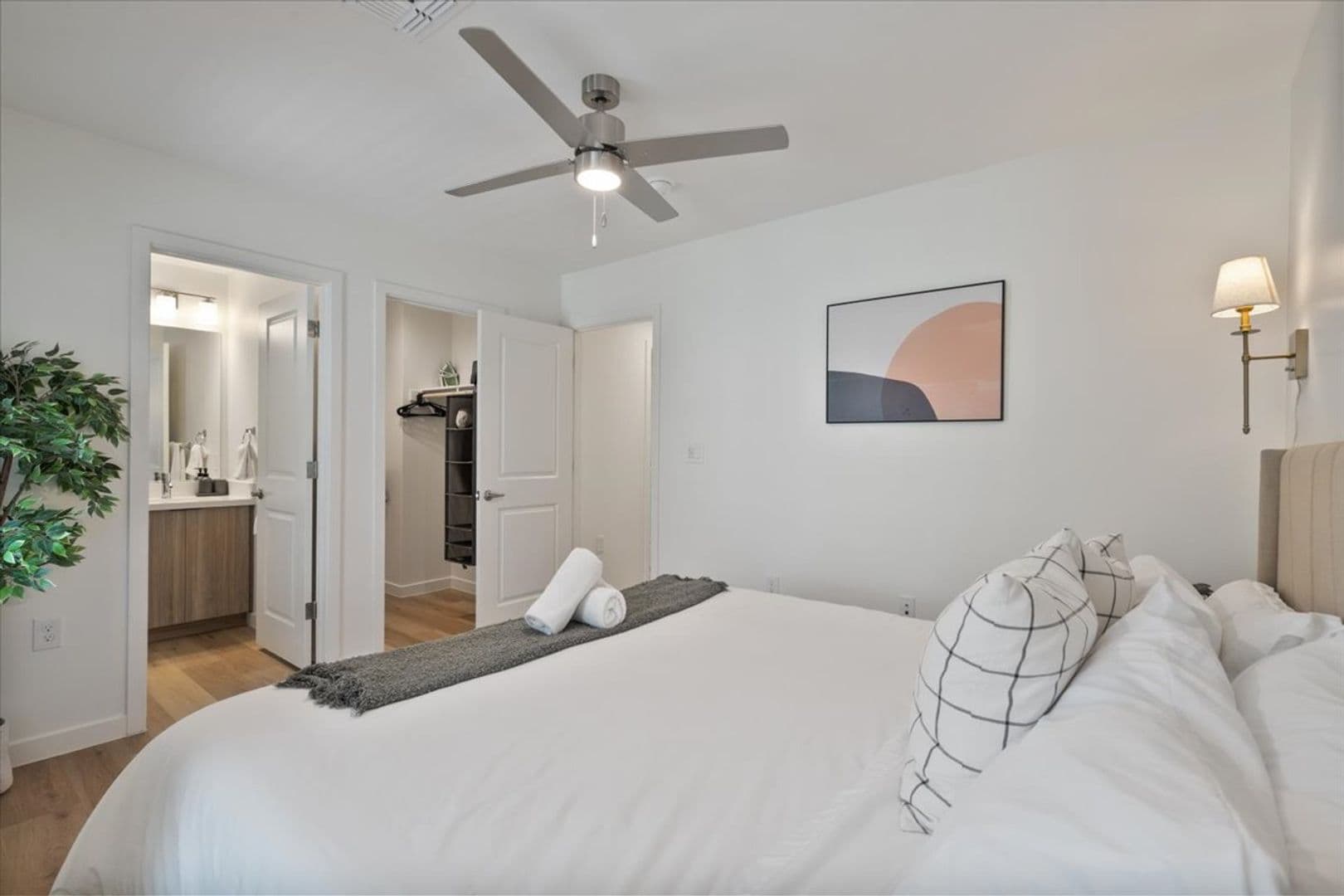 Phoenix Apartment: 1818 W Earll Dr