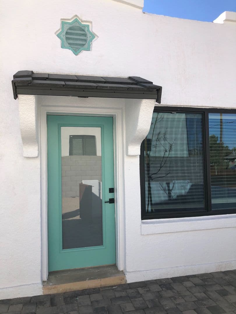 Phoenix Apartment: 725 W. Mckinley St.