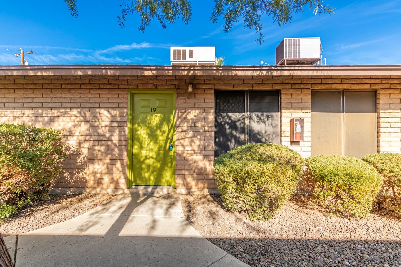 Phoenix Apartment: 3325 E Pinchot Ave