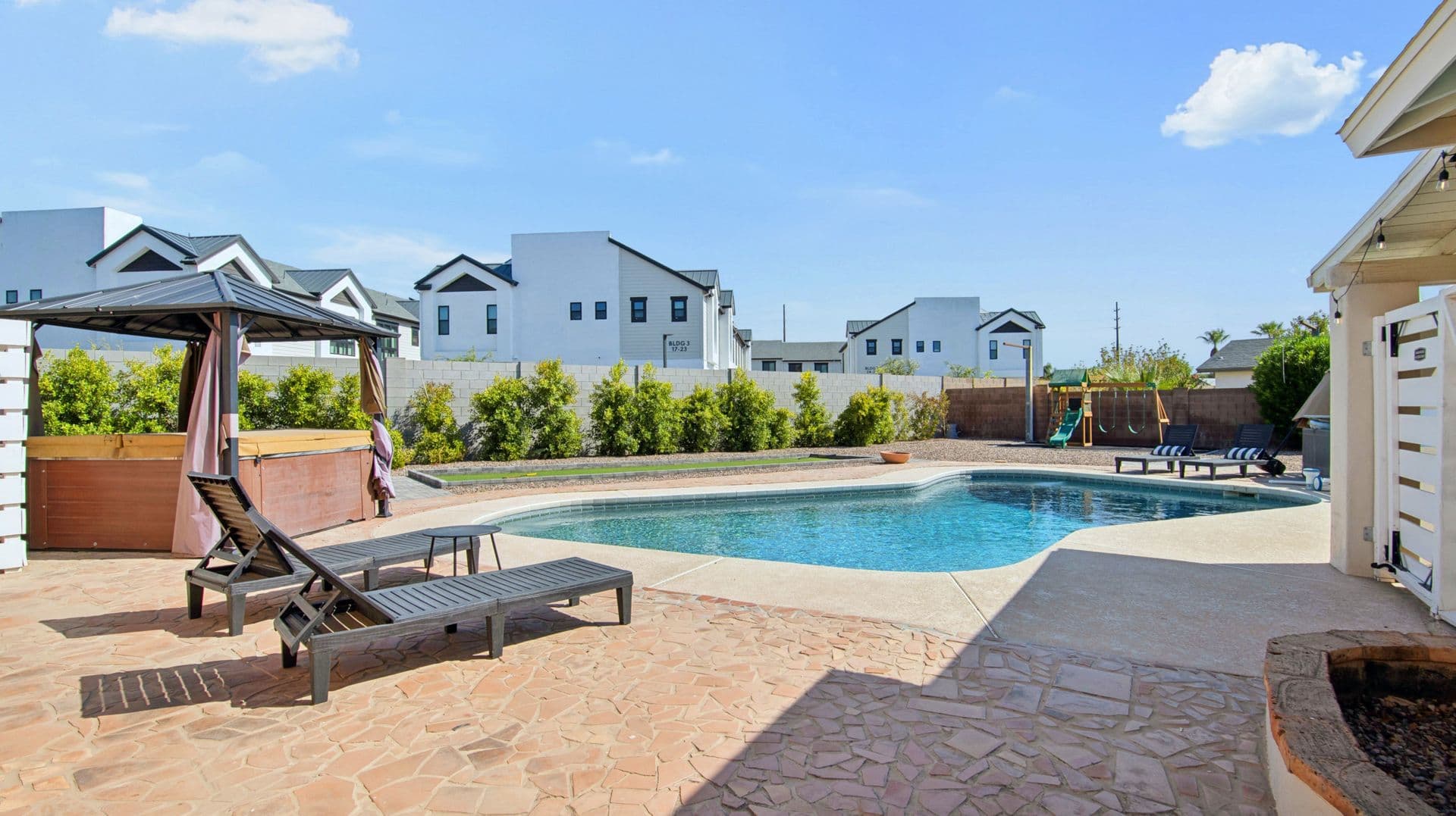 Phoenix Apartment: 2929 N. 55th Pl.