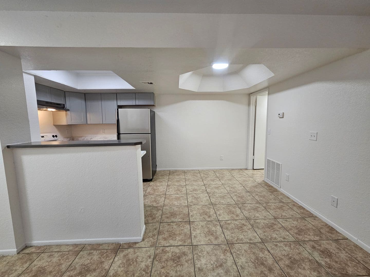 Tempe Apartment: 1370 S. Price Rd.