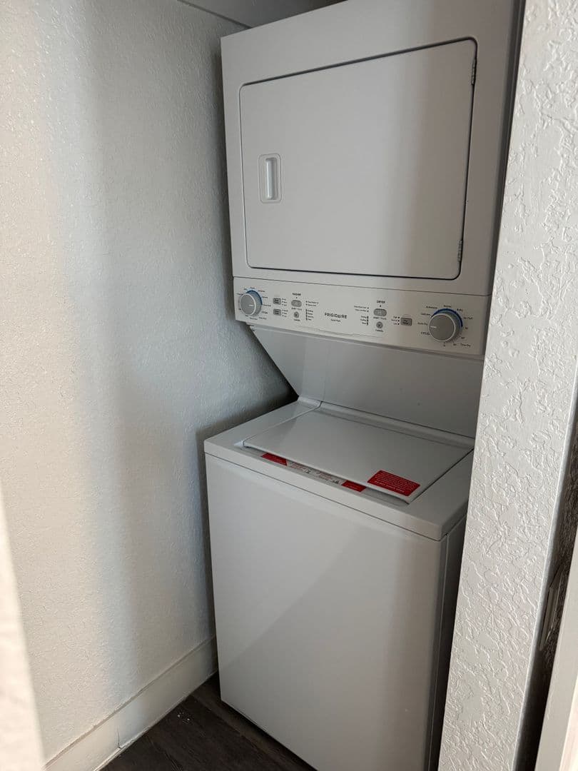 Phoenix Apartment: 929 E. Bethany Home Rd.