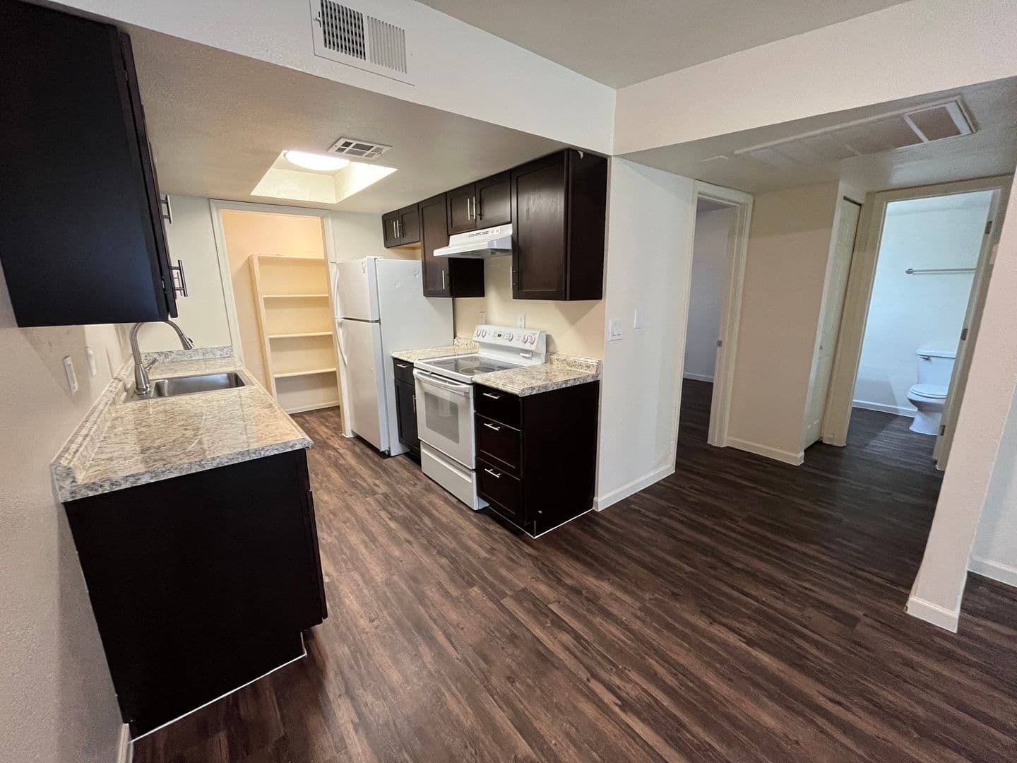 Mesa Apartment: 633 W. 1st Ave.