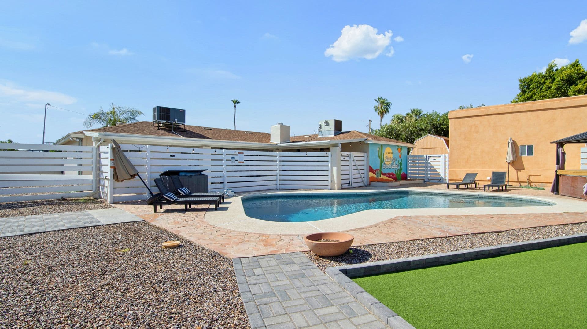 Phoenix Apartment: 2929 N. 55th Pl.