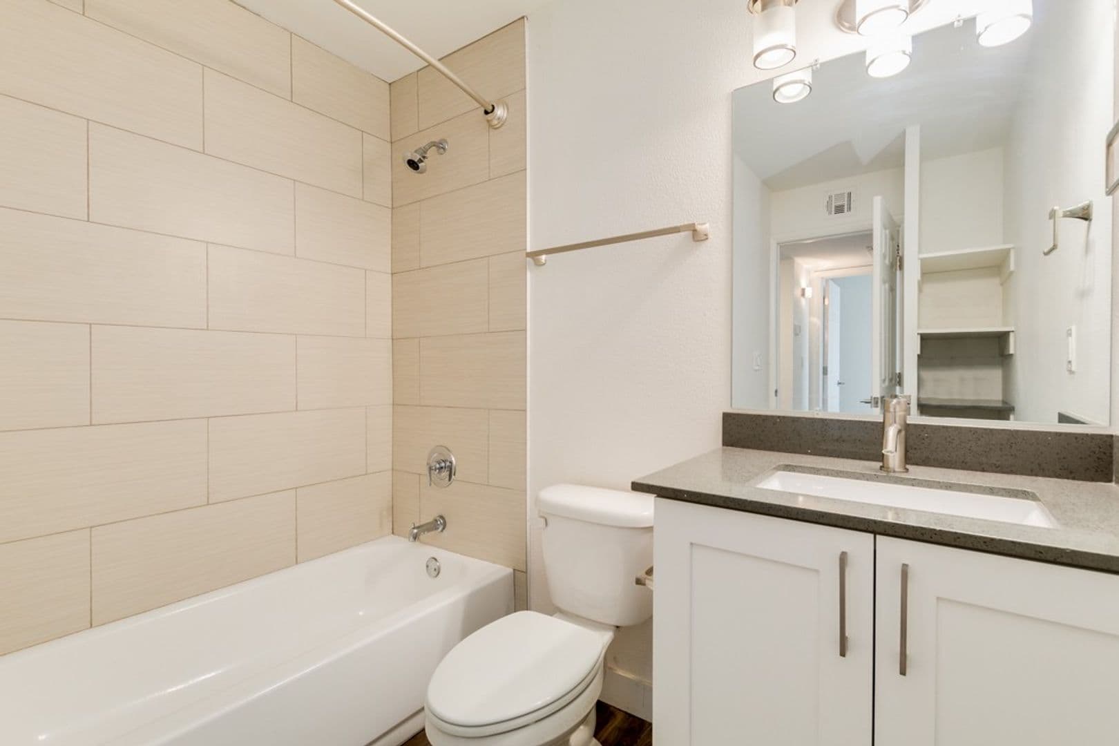 Phoenix Apartment: 3120-3130 N 39th St