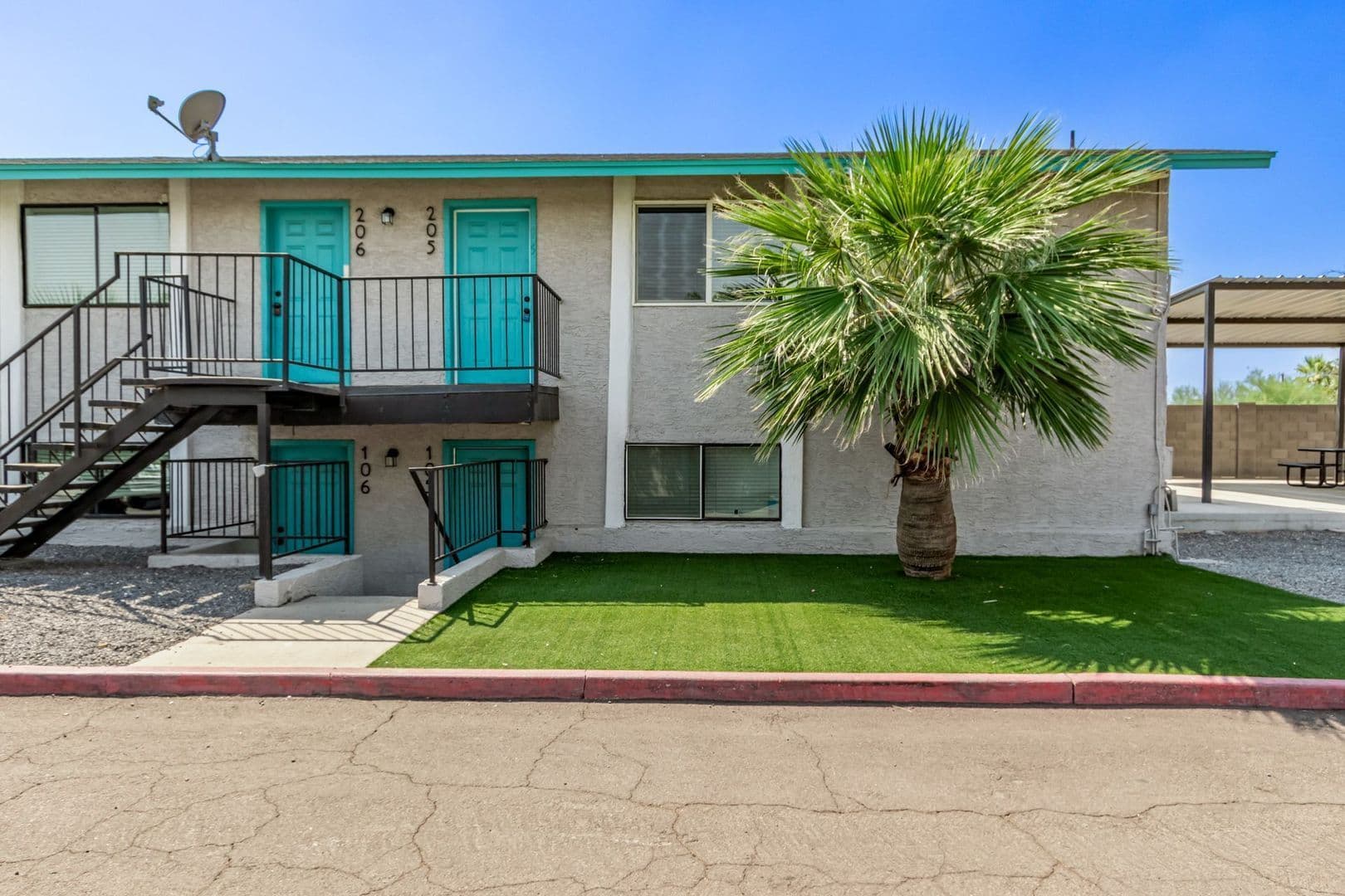 Phoenix Apartment: 1725 E. Cambridge Ave