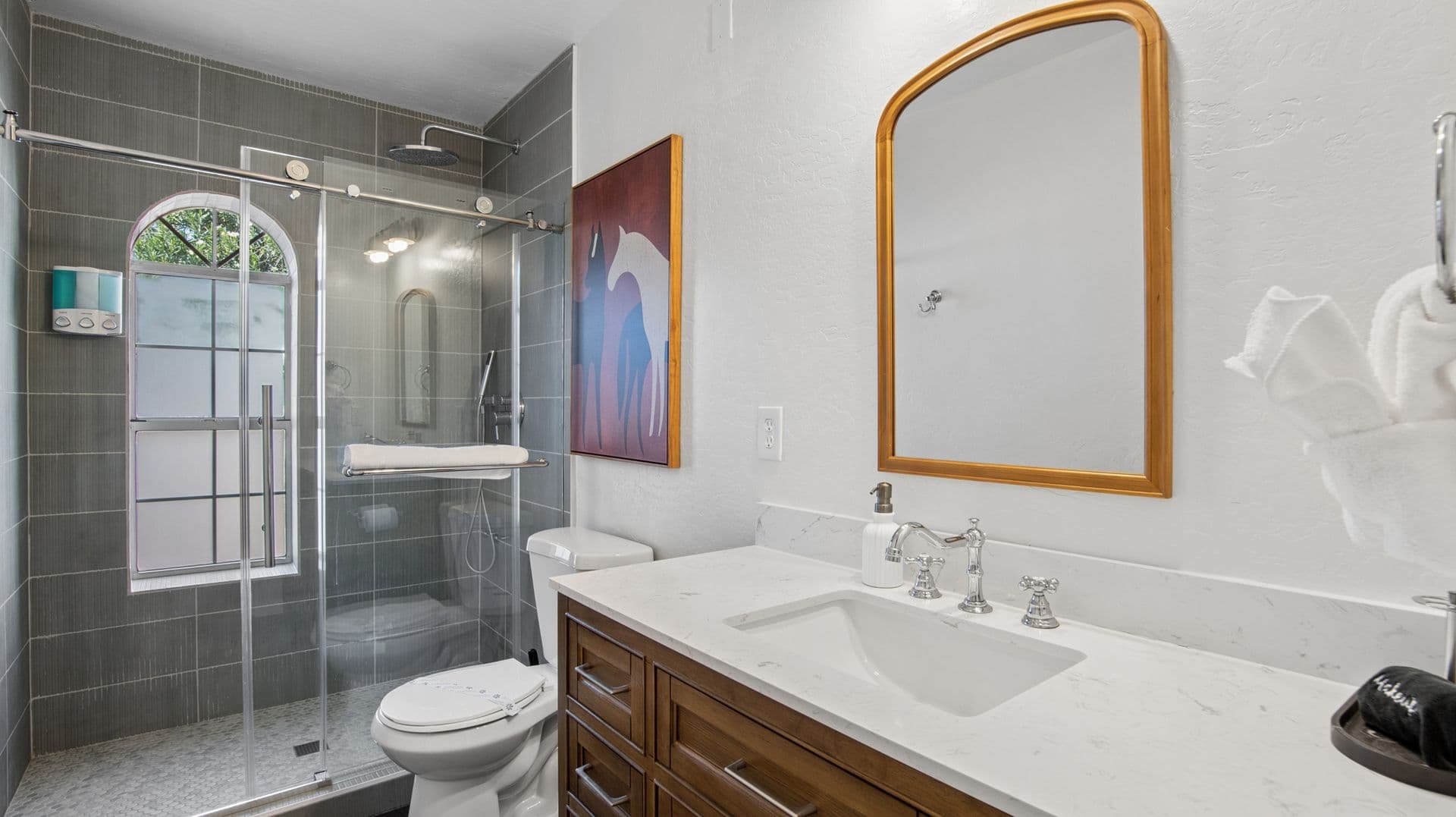 Phoenix Apartment: 2929 N. 55th Pl.