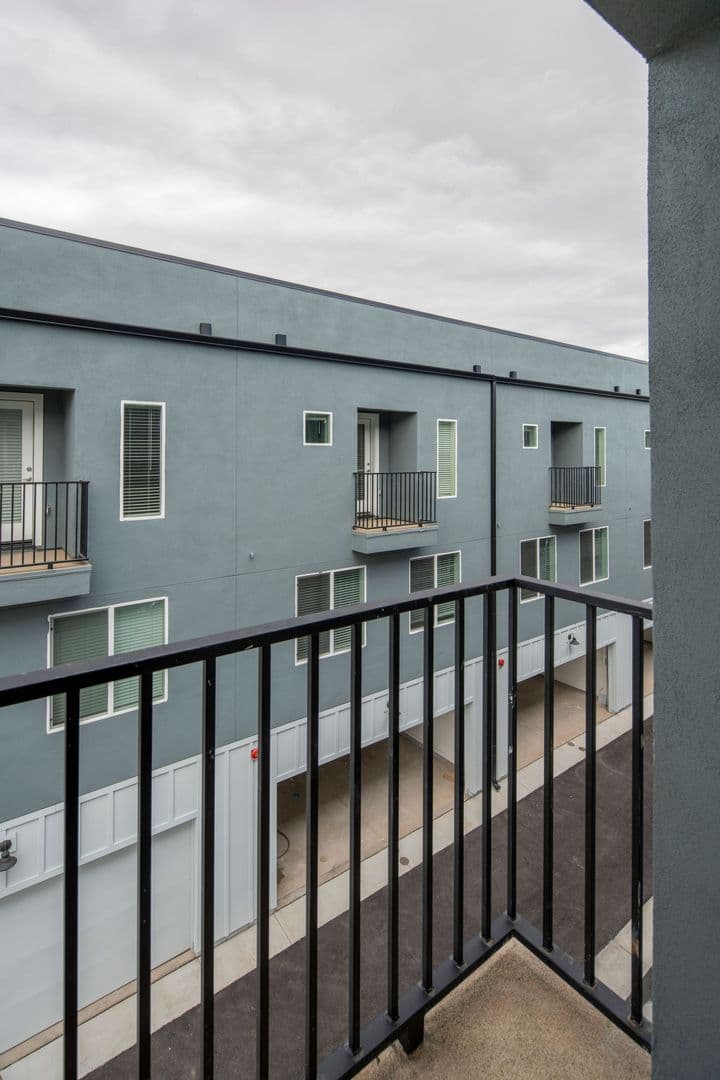 Phoenix Apartment: 1818 W Earll Dr
