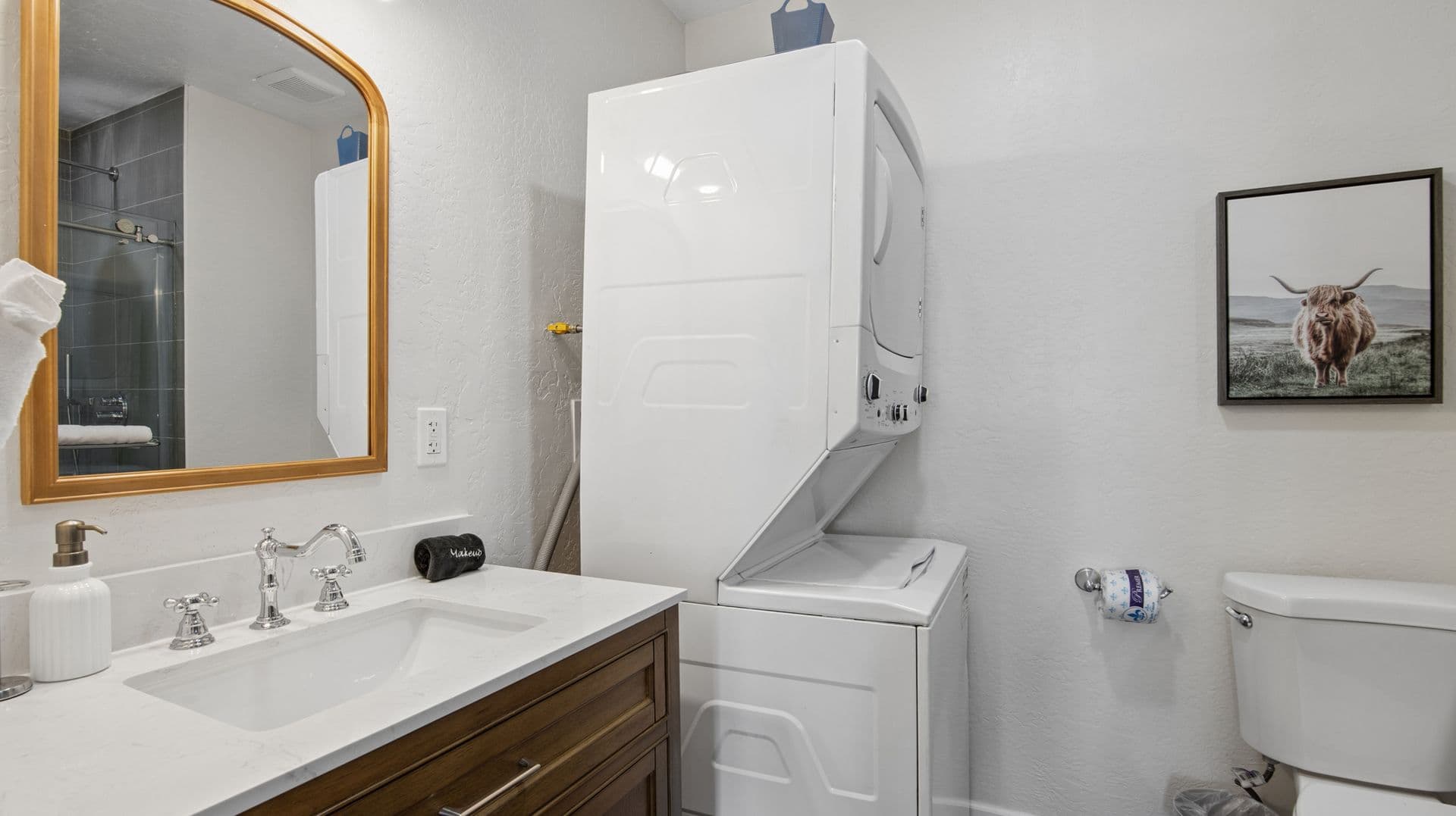 Phoenix Apartment: 2929 N. 55th Pl.