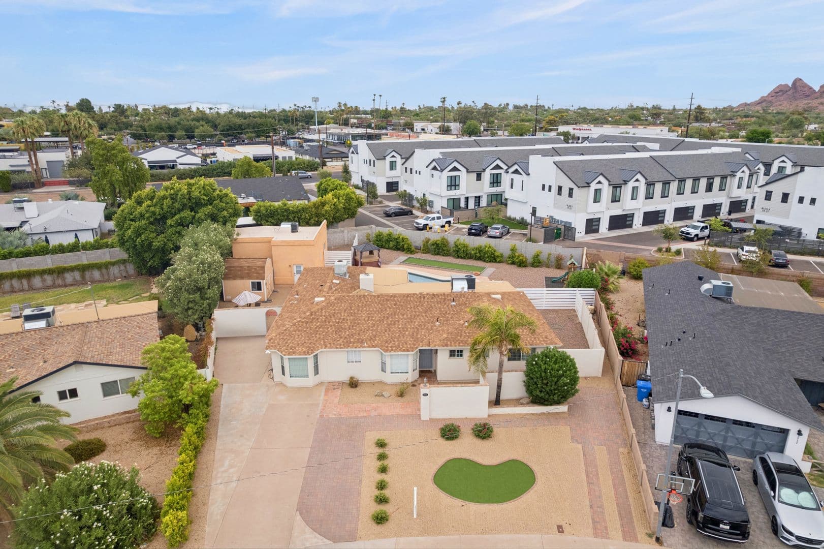 Phoenix Apartment: 2929 N. 55th Pl.