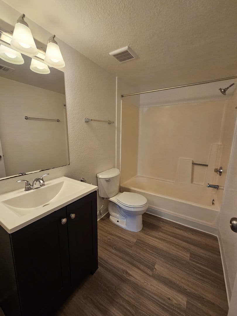 Tempe Apartment: 1370 S. Price Rd.