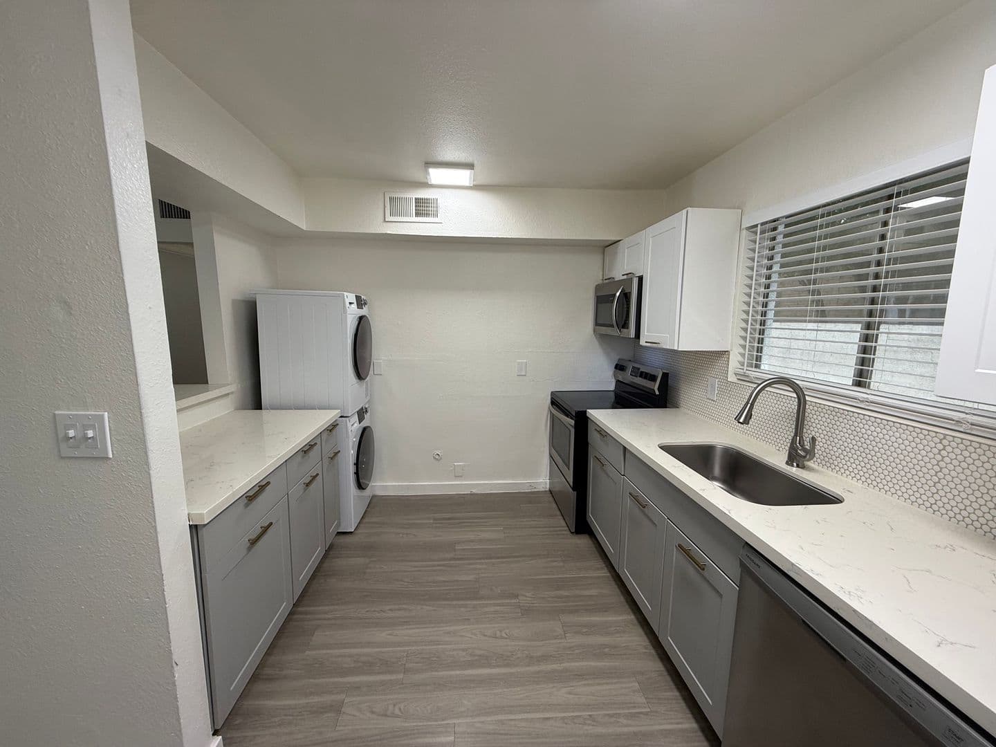 Phoenix Apartment: 2936 N 30th St