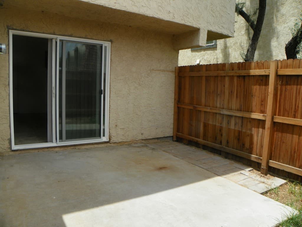 Glendale House: 5973 W Townley