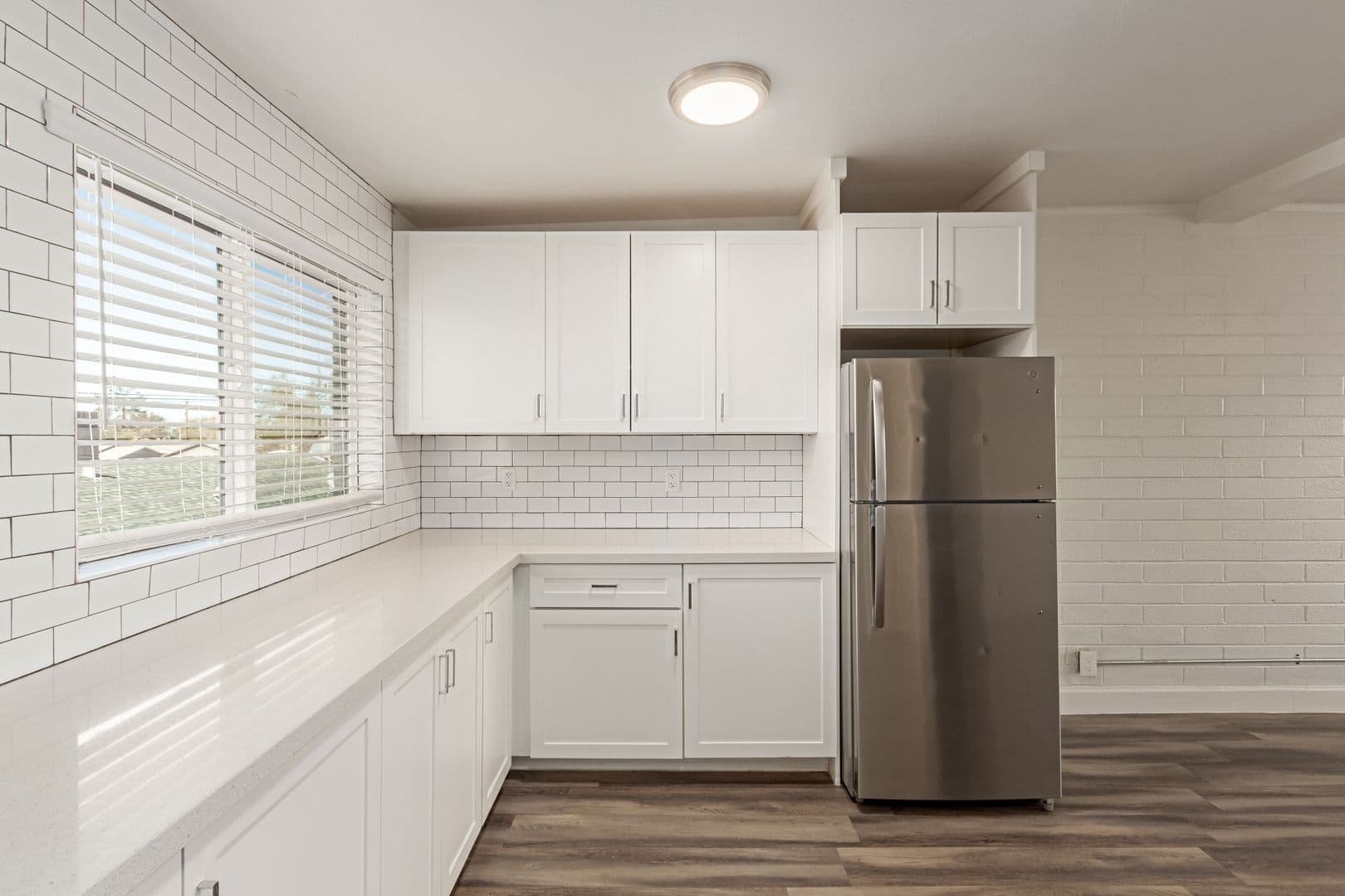 Phoenix Apartment: 2503 E. Clarendon Ave.