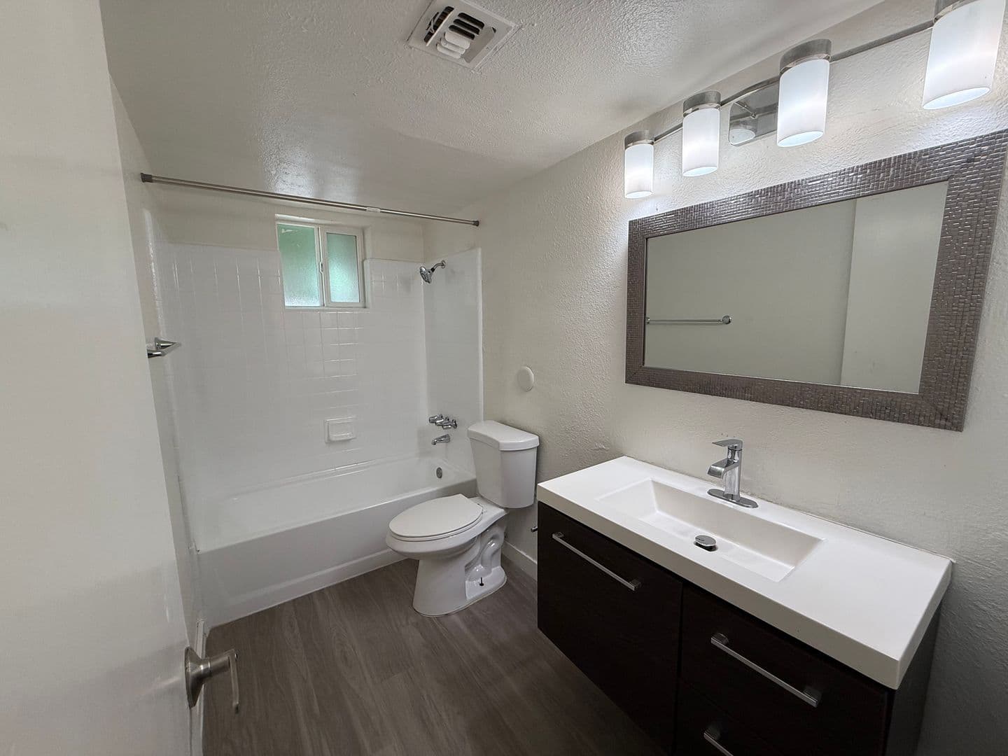 Phoenix Apartment: 2936 N 30th St
